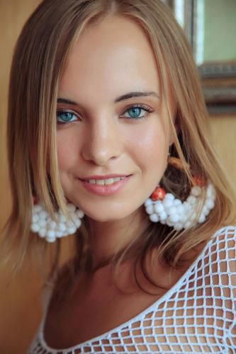 Проститутка Питера Маша с 2 размером груди предлагает интим услуги у метро Лиговский проспект  +7(981)193-28-94 