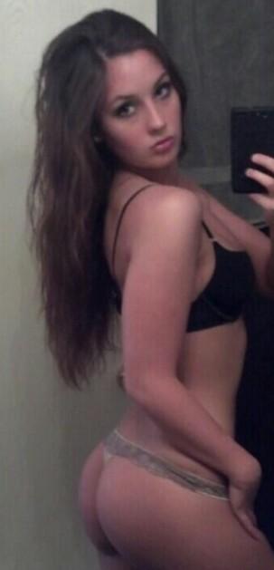 Проститутка Питера Лера с 3 размером груди предлагает интим услуги у метро Звездная  +7(981)214-21-80 