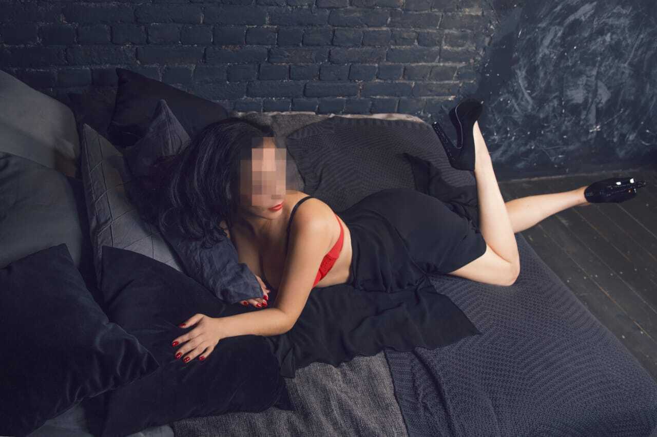 Проститутка Питера Олеся с 2 размером груди предлагает интим услуги у метро Международная  +7(981)136-33-84 - фото 2