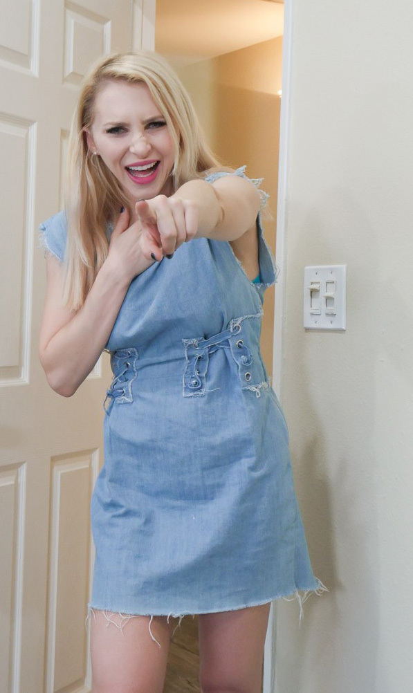 Проститутка Питера Марина с 4 размером груди предлагает интим услуги у метро Площадь Ленина  +7(981)002-14-54 