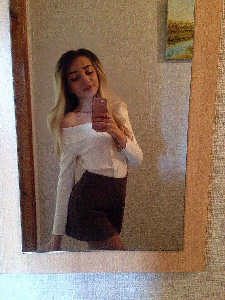 Проститутка Питера Варенька с 3 размером груди предлагает интим услуги у метро Купчино  +7(981)155-42-85 